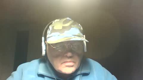 Snapshot of guyboy73 chatting on October 14, 3:46 am guyboy73 online show from October 14, 3:46 am