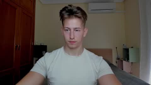 Oliver online show from March 11, 3:45 pm