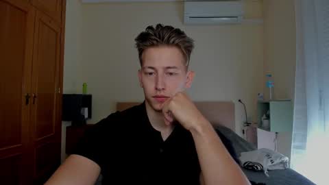 Oliver online show from February 26, 4:03 pm