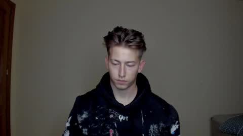 Oliver online show from February 7, 8:10 pm