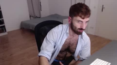 Snapshot of hairy_superman chatting on October 19, 10:13 pm hairy_superman online show from October 19, 10:13 pm