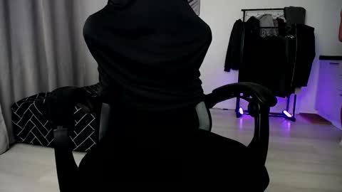 Adam online show from November 9, 7:29 pm