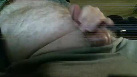 hairydude962 online show from December 17, 4:42 am