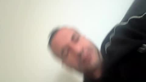 Snapshot of hakan085 chatting on October 11, 9:57 am hakan online show from October 11, 9:57 am