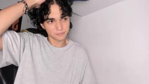 Snapshot of halan_jr chatting on October 1, 8:35 pm halan online show from October 1, 8:35 pm