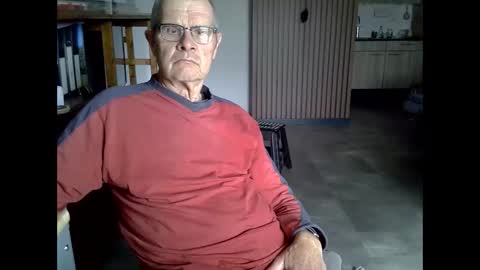 Prefer men 80 online show from April 11, 2:09 pm