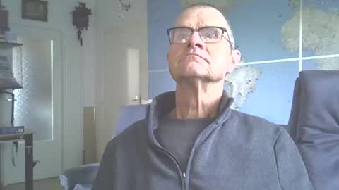 Prefer men 80 online show from September 24, 5:40 am