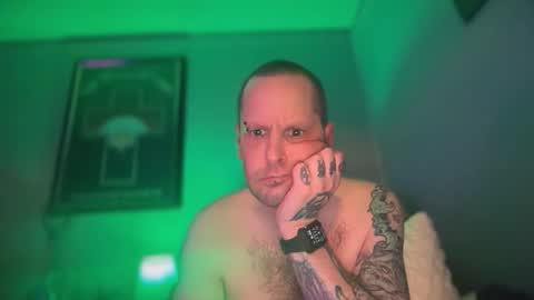hand_banana_420 online show from May 3, 12:46 am