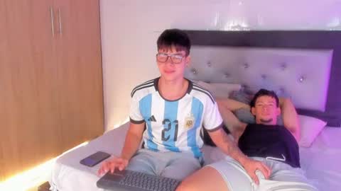 handsome_boys69 online show from June 9, 6:26 am