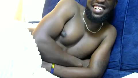 Snapshot of handsome_king30 chatting on December 17, 10:01 am handsome king online show from December 17, 10:01 am