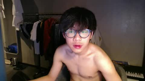handsome_mannn online show from May 25, 11:33 pm
