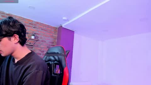 leonardfarrucknick and otis online show from March 27, 12:17 pm