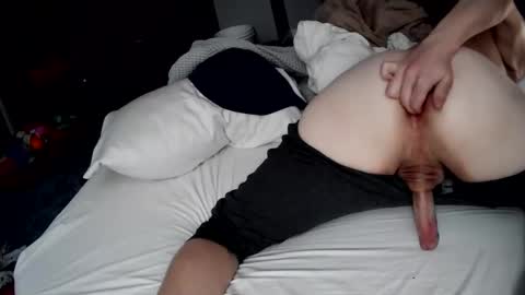 handsomedevil986055 online show from December 25, 5:48 am