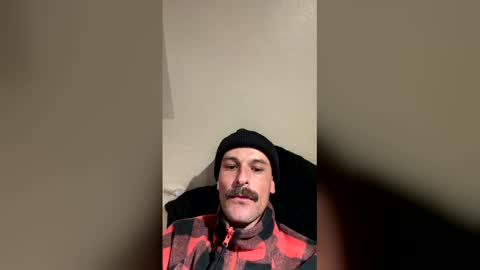 handsomedevillll online show from April 27, 2:19 am