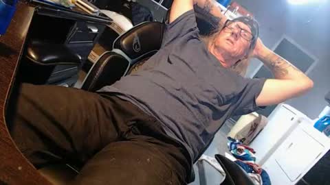 Handystudman online show from November 10, 7:30 pm