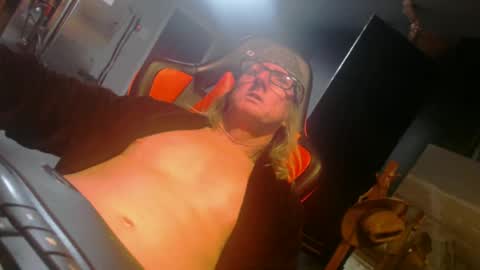 Handystudman online show from December 16, 5:17 am