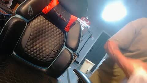 Snapshot of handystud33 chatting on September 19, 2:17 pm handystud33 online show from September 19, 2:17 pm