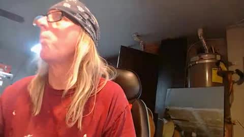 handystud33 online show from November 5, 2:46 am