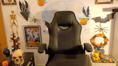 Snapshot of hansi63 chatting on October 18, 7:41 pm charly online show from October 18, 7:41 pm