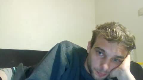 happyfunnyboy79 online show from May 17, 11:12 pm