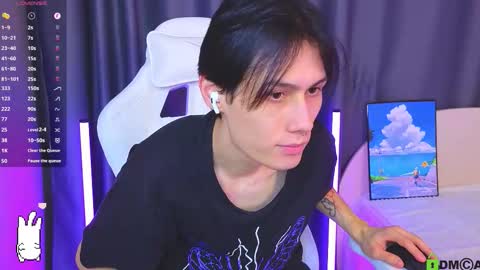 Mark online show from December 2, 11:43 pm