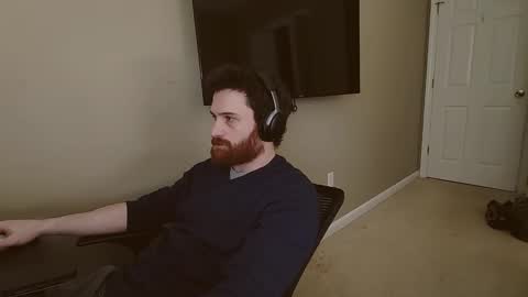 Tom online show from December 8, 6:06 pm