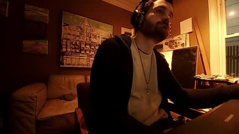 Tom online show from November 18, 12:03 am