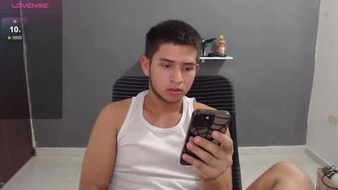 Snapshot of harold_18_ chatting on February 17, 6:59 pm harold_18_ online show from February 17, 6:59 pm