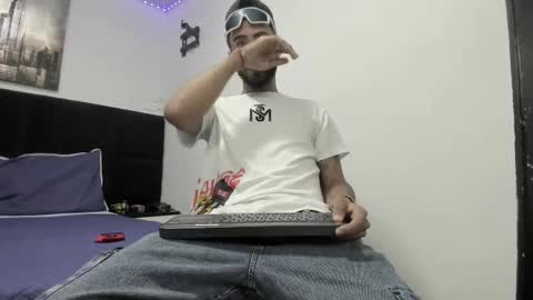 Snapshot of harold_999 chatting on October 12, 10:04 pm harold_999 online show from October 12, 10:04 pm
