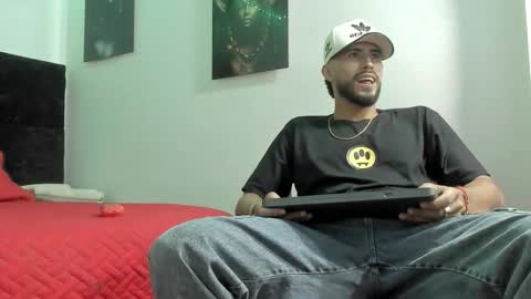 Snapshot of harold_999 chatting on October 4, 12:16 am harold_999 online show from October 4, 12:16 am