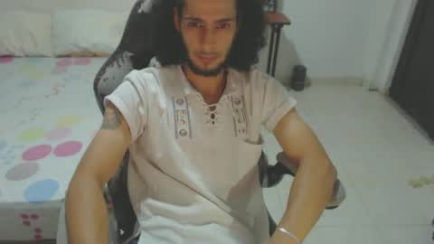 Snapshot of hasani_savala chatting on October 19, 5:01 am Hasani online show from October 19, 5:01 am