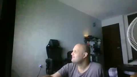 Snapshot of heavy_rebellxc chatting on March 6, 5:57 am Heavy Rebell online show from March 6, 5:57 am
