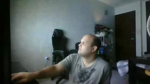 Snapshot of heavy_rebellxc chatting on February 24, 3:44 am Heavy Rebell online show from February 24, 3:44 am