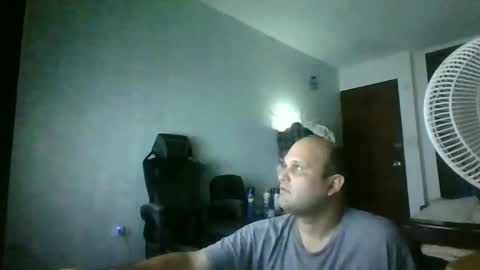 Snapshot of heavy_rebellxc chatting on October 14, 6:42 am Heavy Rebell online show from October 14, 6:42 am