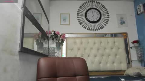 Snapshot of heiker_ chatting on March 11, 2:43 am heiker_ online show from March 11, 2:43 am