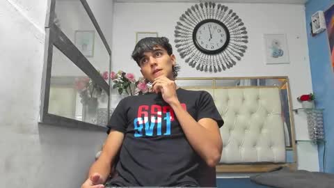 Snapshot of heiker_ chatting on March 2, 2:19 am heiker_ online show from March 2, 2:19 am