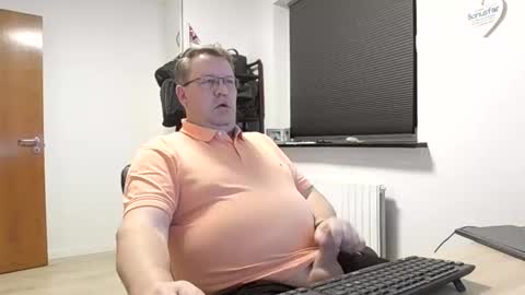 Snapshot of henrikrp1971 chatting on February 5, 8:14 pm henrikrp1971 online show from February 5, 8:14 pm