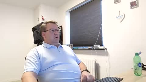 Snapshot of henrikrp1971 chatting on January 18, 11:32 am henrikrp1971 online show from January 18, 11:32 am