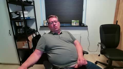 henrikrp1971 online show from May 3, 6:32 pm