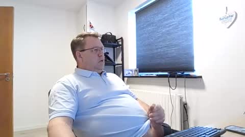 Snapshot of henrikrp1971 chatting on March 7, 11:51 am henrikrp1971 online show from March 7, 11:51 am