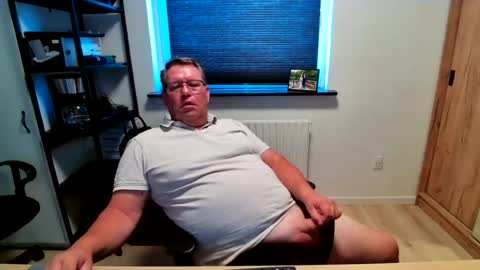 henrikrp1971 online show from July 16, 12:01 pm