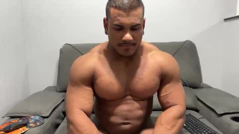 Snapshot of henrimusclee chatting on March 7, 12:15 am Henri online show from March 7, 12:15 am