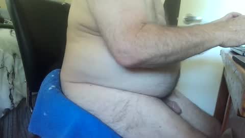 Snapshot of herbee510 chatting on October 18, 7:52 pm herbee510 online show from October 18, 7:52 pm