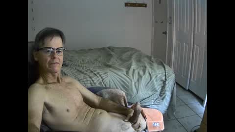 Snapshot of hewes1 chatting on January 6, 11:51 am hewes1 online show from January 6, 11:51 am