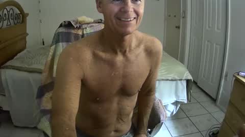 Snapshot of hewes1 chatting on March 9, 10:08 am hewes1 online show from March 9, 10:08 am