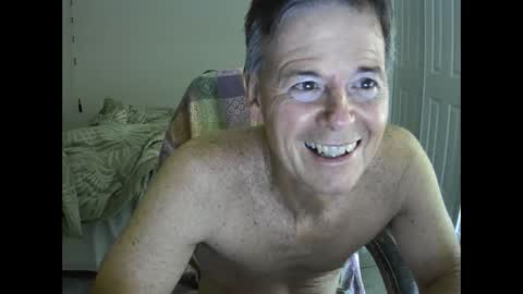 Snapshot of hewes1 chatting on December 18, 9:36 am hewes1 online show from December 18, 9:36 am