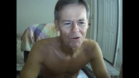 Snapshot of hewes1 chatting on October 18, 9:36 am hewes1 online show from October 18, 9:36 am