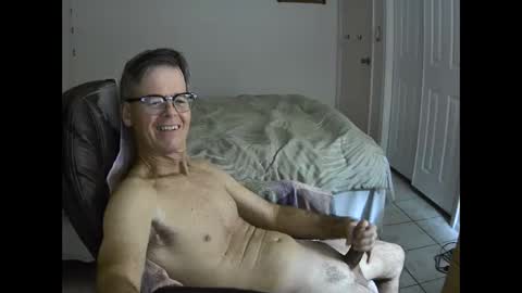 Snapshot of hewes1 chatting on December 16, 9:14 am hewes1 online show from December 16, 9:14 am