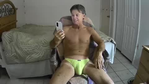 Snapshot of hewes1 chatting on March 6, 5:35 am hewes1 online show from March 6, 5:35 am