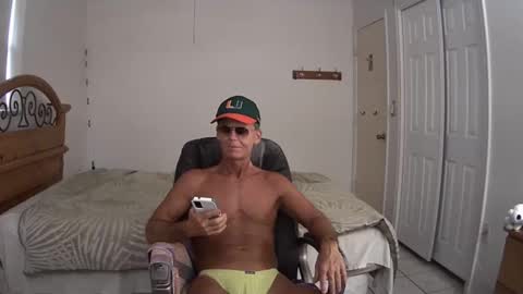 Snapshot of hewes1 chatting on September 8, 7:24 pm hewes1 online show from September 8, 7:24 pm